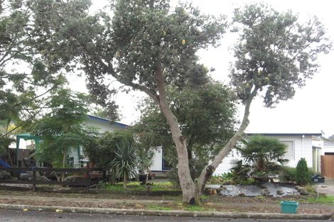 Photo of property in 25 Fiesta Drive, Half Moon Bay, Auckland, 2012
