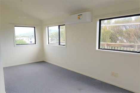 Photo of property in 40 Morere Street, Titahi Bay, Porirua, 5022