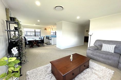 Photo of property in 26 Honeyfield Drive, Whalers Gate, New Plymouth, 4310