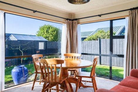 Photo of property in 67 Bowen Street, Cambridge, 3434