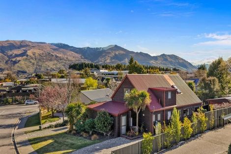 Photo of property in 3 Mount Iron Drive, Wanaka, 9305