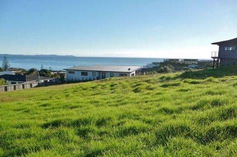 Photo of property in 39 Dudley Crescent, Cable Bay, 0420