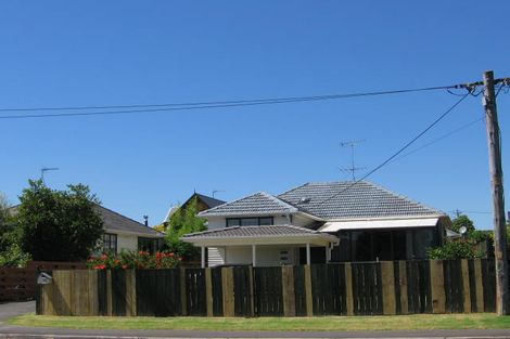 Photo of property in 1/30 Shakespeare Road, Milford, Auckland, 0620