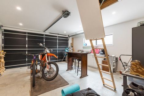 Photo of property in 37 Bannister Street, Jacks Point, Queenstown, 9371