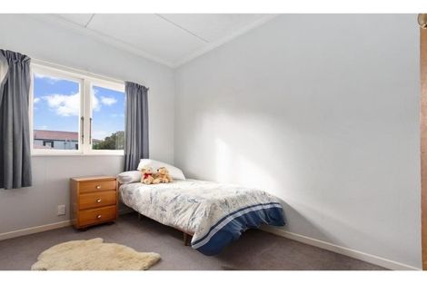 Photo of property in 27 Wattle Street, New Lynn, Auckland, 0600