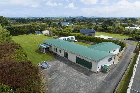 Photo of property in 135 Kitchener Road, Waiuku, 2123