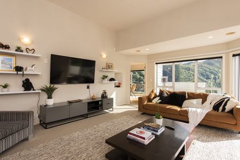 Photo of property in 10 Furlong Crescent, Churton Park, Wellington, 6037