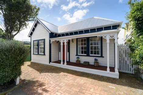 Photo of property in 15 Herald Terrace, Berhampore, Wellington, 6023