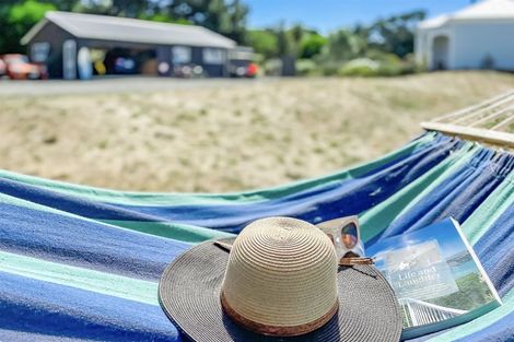 Photo of property in 17 Paetawa Road, Peka Peka, Waikanae, 5391