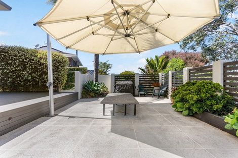 Photo of property in 8 Pounamu Place, Shelly Park, Auckland, 2014