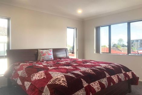 Photo of property in 30c Alfriston Road, Manurewa East, Auckland, 2102