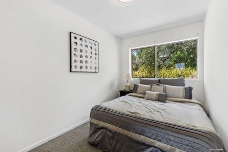 Photo of property in 2/12 Hollyhock Place, Browns Bay, Auckland, 0630