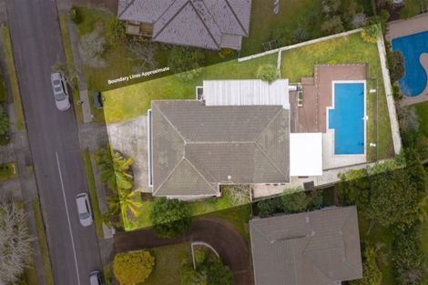 Photo of property in 18 Ravenwood Drive, Forrest Hill, Auckland, 0620