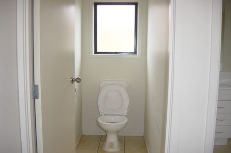 Photo of property in 51 Tiri Tiri Road, Birkdale, Auckland, 0626