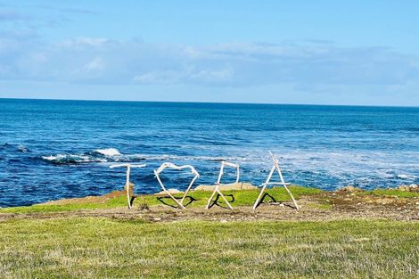 Photo of property in 645a Te Awaiti Road, Te Awaiti, Martinborough, 5782