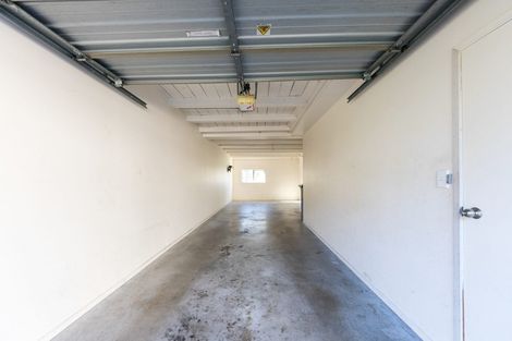 Photo of property in The Haven, 12/120 Beach Haven Road, Beach Haven, Auckland, 0626