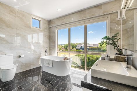 Photo of property in 28 Clifton Road, Whitford, Howick, 2571