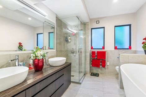 Photo of property in 12 The Topdeck, Whitby, Porirua, 5024