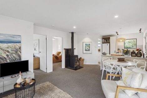 Photo of property in 2 Island View Terrace, Waikanae Beach, Waikanae, 5036