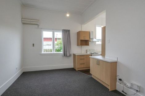 Photo of property in 114 Macandrew Road, South Dunedin, Dunedin, 9012