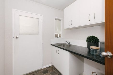 Photo of property in 53 Wikiriwhi Crescent, Awapuni, Palmerston North, 4412