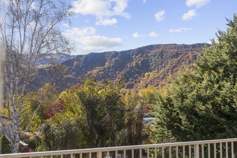 Photo of property in 21 Hood Crescent, Arrowtown, 9302