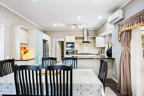 Photo of property in 1 Seresin Crescent, Flat Bush, Auckland, 2016