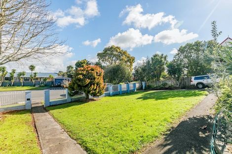 Photo of property in 34 Pahi Place, West Harbour, Auckland, 0618