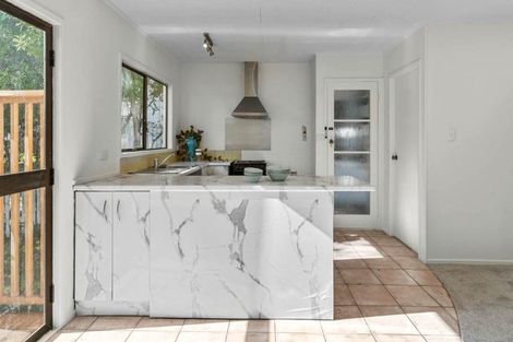 Photo of property in 72 Lynn Road, Bayview, Auckland, 0629