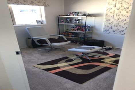 Photo of property in 21 Latimer Way, Petone, Lower Hutt, 5012