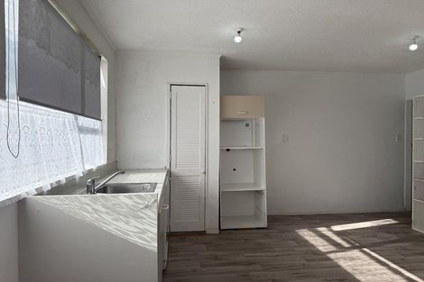 Photo of property in 10 Somerset Place, Cannons Creek, Porirua, 5024