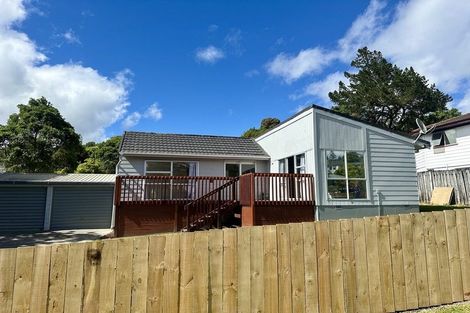 Photo of property in 47 Trias Road, Totara Vale, Auckland, 0629
