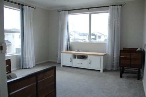 Photo of property in 3 Ascension Crescent, Orewa, 0931