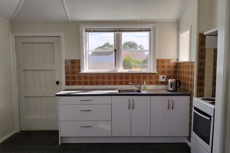 Photo of property in 17 Hall Crescent, Epuni, Lower Hutt, 5011