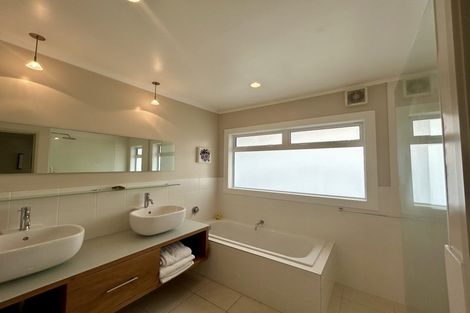 Photo of property in 10 Asbury Crescent, Campbells Bay, Auckland, 0630