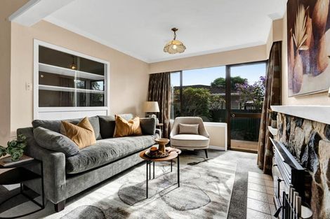 Photo of property in 10 Seddon Street, Westown, New Plymouth, 4310