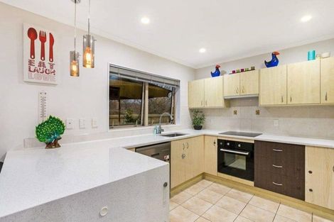 Photo of property in 122 Dominion Road, Papakura, 2110