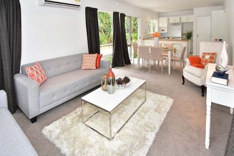 Photo of property in 1/546 Glenfield Road, Glenfield, Auckland, 0629