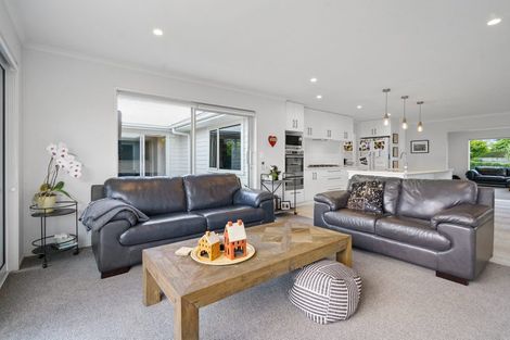 Photo of property in 26 Lilac Close, Cambridge, 3434