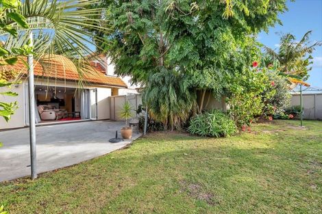 Photo of property in 16a Bermuda Place, One Tree Point, 0118