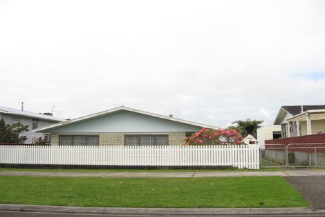 Photo of property in 32 Rahiri Street, Waitara, 4320