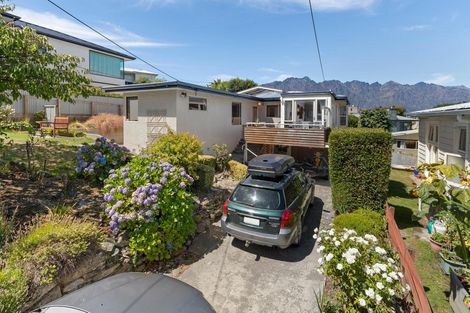 Photo of property in 7 Suburb Street, Queenstown, 9300