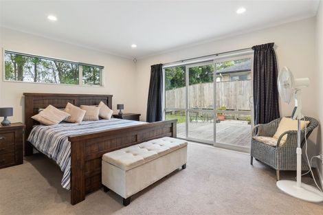 Photo of property in 11 Kilmacrennan Drive, Rosehill, Papakura, 2113