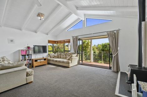 Photo of property in 15 Buttercup Place, Waimauku, 0812