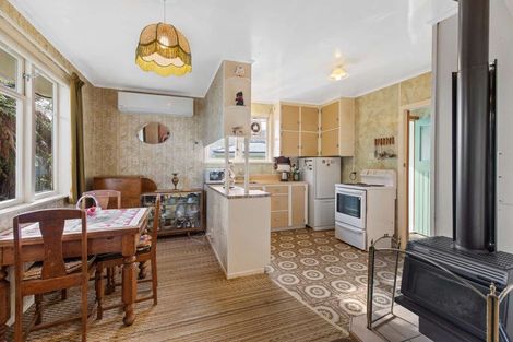 Photo of property in 34 Paraekaretu Street, Hunterville, 4730