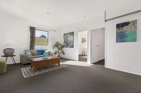 Photo of property in 76 Thompson Terrace, Manurewa, Auckland, 2102