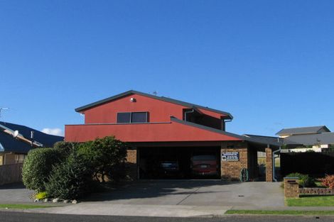 Photo of property in 30 Barrett Drive, Waikanae Beach, Waikanae, 5036