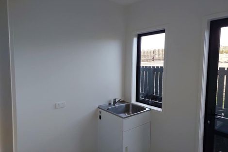 Photo of property in 20 Harvie Mcwatt Drive, Totara Park, Auckland, 2019