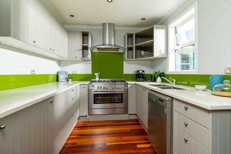 Photo of property in 90 Deep Creek Road, Torbay, Auckland, 0630