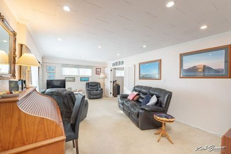 Photo of property in 64 Holdsworth Avenue, Trentham, Upper Hutt, 5018